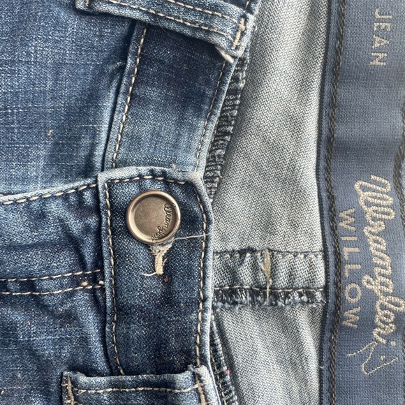 Wrangler Light Blue Denim with Zigzag Stitching - Picture 3 of 6